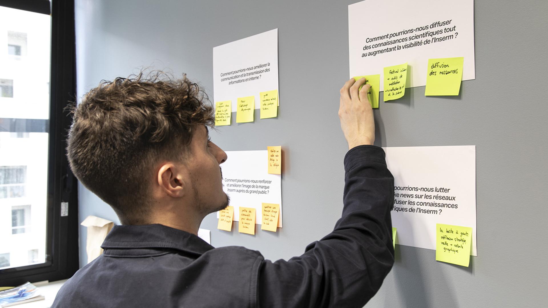 Simon, apprenti designer à l'INSERM 