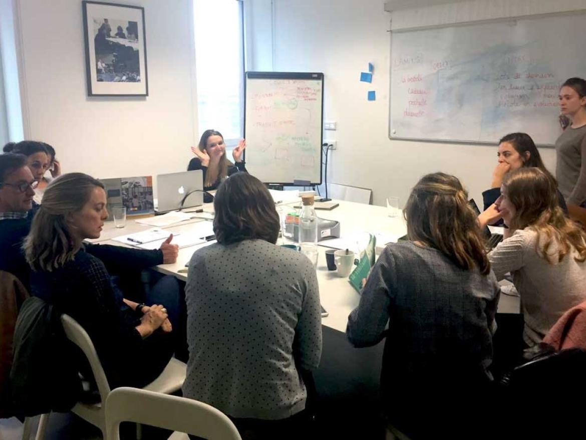 Séance de travail avec les étudiantes du City Design Lab et les professionnels d’AIA Life Designers